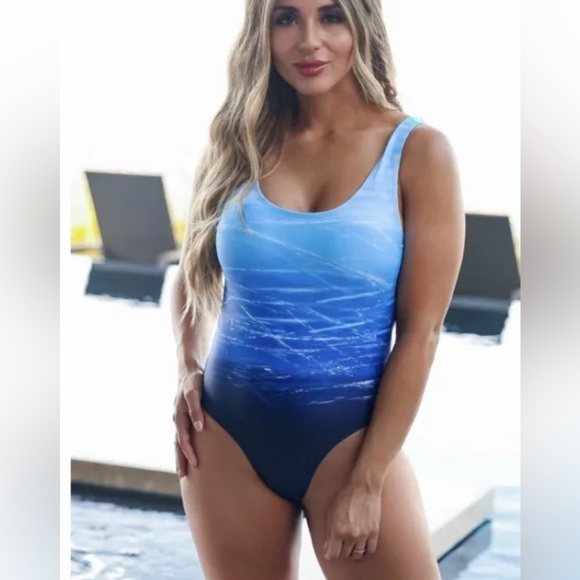 Women’s Large Swimsuit size Large Red Ombre - Closet Candy Boutique C Brand NEW - Picture 4 of 4